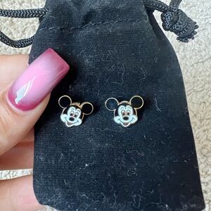 Vintage & Authentic disney, mickey mouse earrings ! studs !